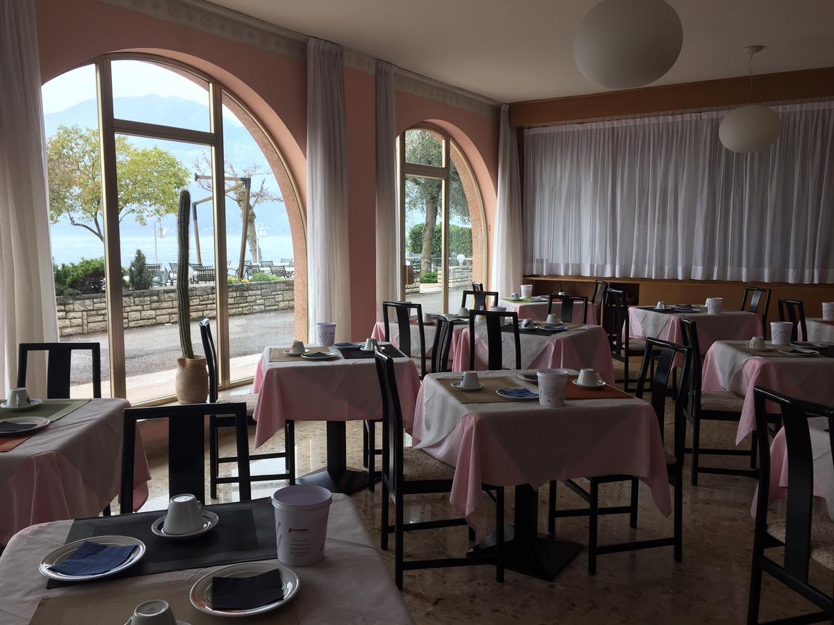 Piccolo Hotel Direkt Am See Бренцоне сул Гарда Екстериор снимка