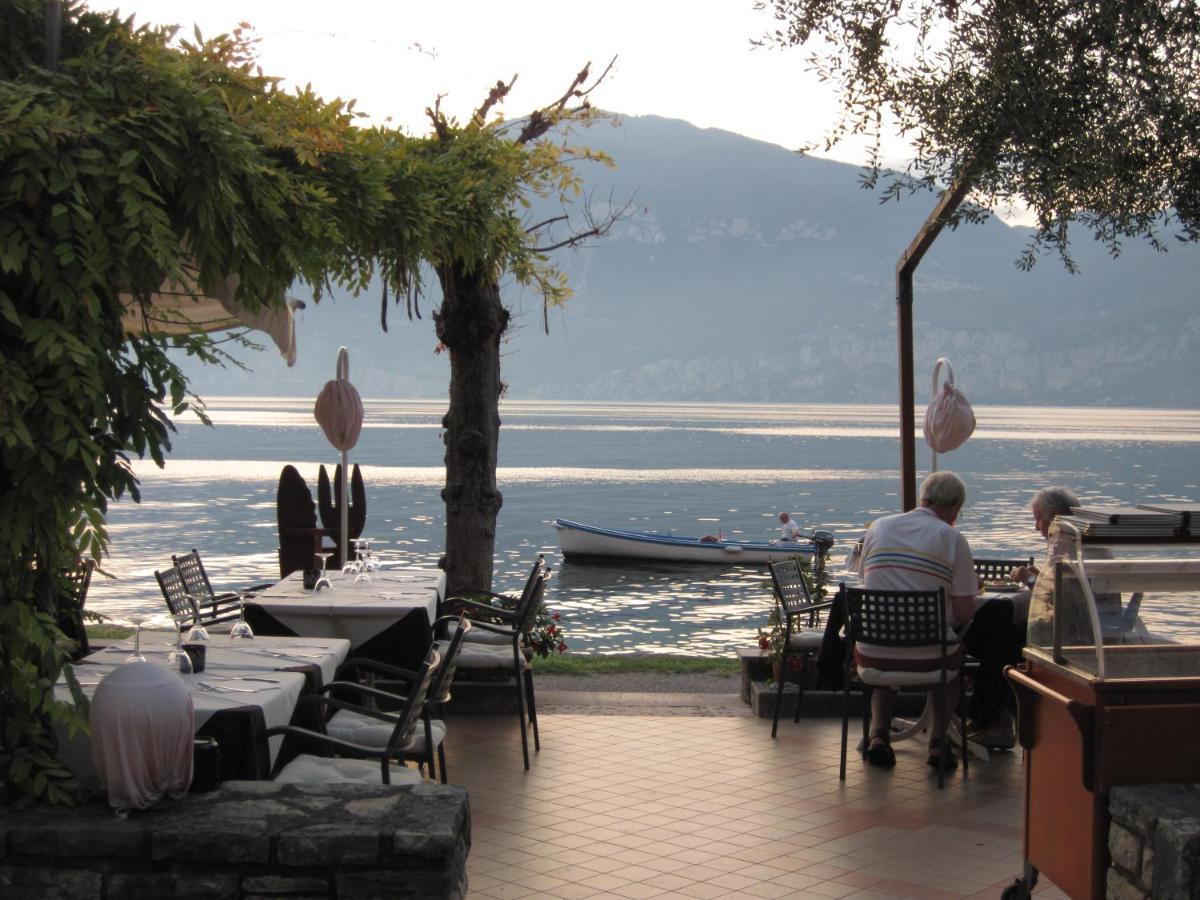 Piccolo Hotel Direkt Am See Бренцоне сул Гарда Екстериор снимка